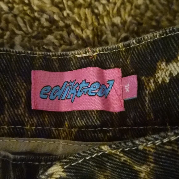 Edikted Leopard Pant. Size XL Runs Small. - Picture 2 of 2